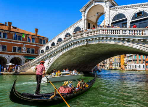 VENECIA MAGJIKE - UDHETIM DITOR
